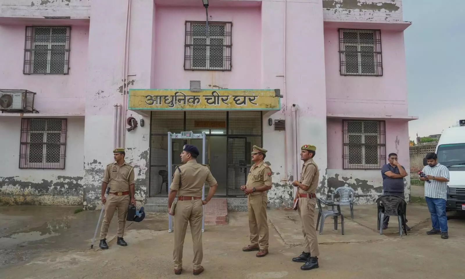 ಹತ್ರಾಸ್ ಕಾಲ್ತುಳಿತ ಪ್ರಕರಣ: ಮೃತದೇಹಗಳ ರಾಶಿ ನೋಡಿ ಹೃದಯಾಘಾತಕ್ಕೊಳಗಾಗಿ ಪೊಲೀಸ್ ಕಾನ್‌ಸ್ಟೇಬಲ್ ಮೃತ್ಯು