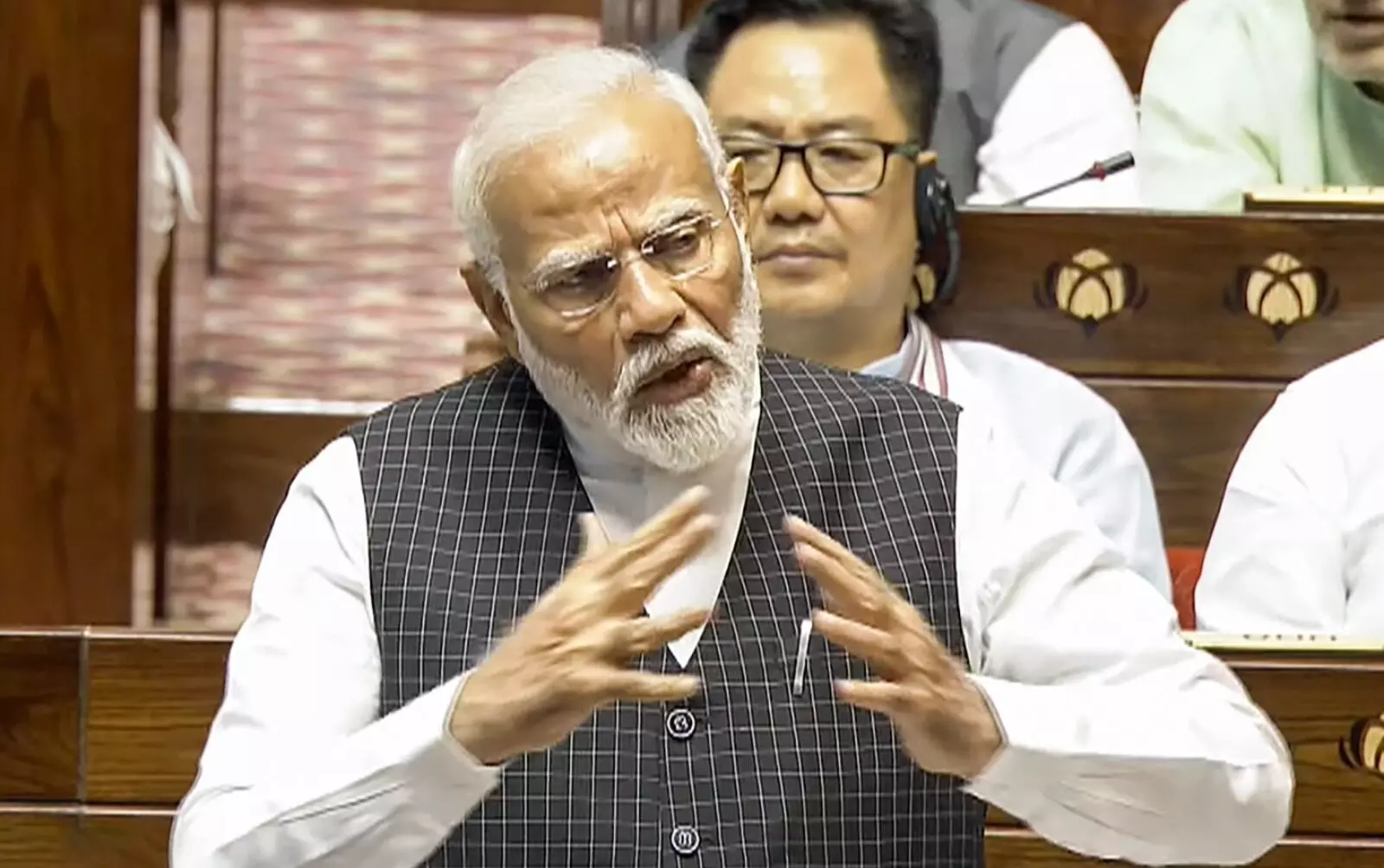 “ಸತ್ಯ ಕೇಳಲಾಗದೆ ಓಡಿ ಹೋಗುತ್ತಿದ್ದಾರೆ”: ರಾಜ್ಯಸಭೆಯಲ್ಲಿ ವಿಪಕ್ಷಗಳ ಸಭಾತ್ಯಾಗ ಕುರಿತು ಪ್ರಧಾನಿ ಮೋದಿ ವ್ಯಂಗ್ಯ