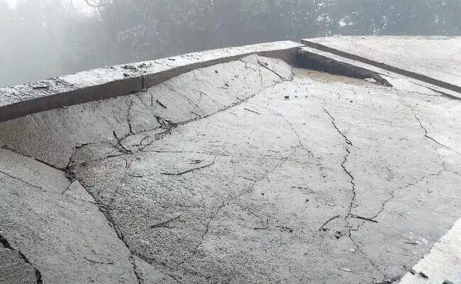 ಅಪಾಯ ಆಹ್ವಾನಿಸುತ್ತಿರುವ ಚಾರ್ಮಾಡಿ ಘಾಟಿ