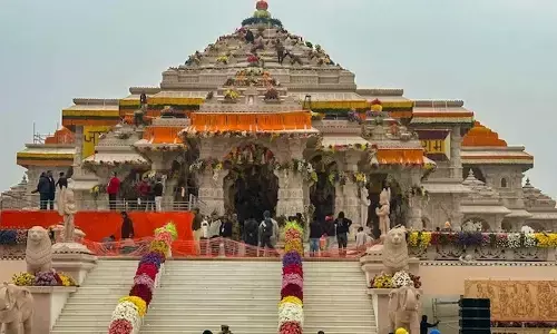 ರಾಮ ಮಂದಿರದ ಅರ್ಚಕರು ಧರಿಸುವ ವಸ್ತ್ರಗಳ ಬಣ್ಣ ಕೇಸರಿಯಿಂದ ಹಳದಿಗೆ ಬದಲಾವಣೆ, ಮೊಬೈಲ್ ಫೋನ್‌ಗಳಿಗೆ ನಿಷೇಧ