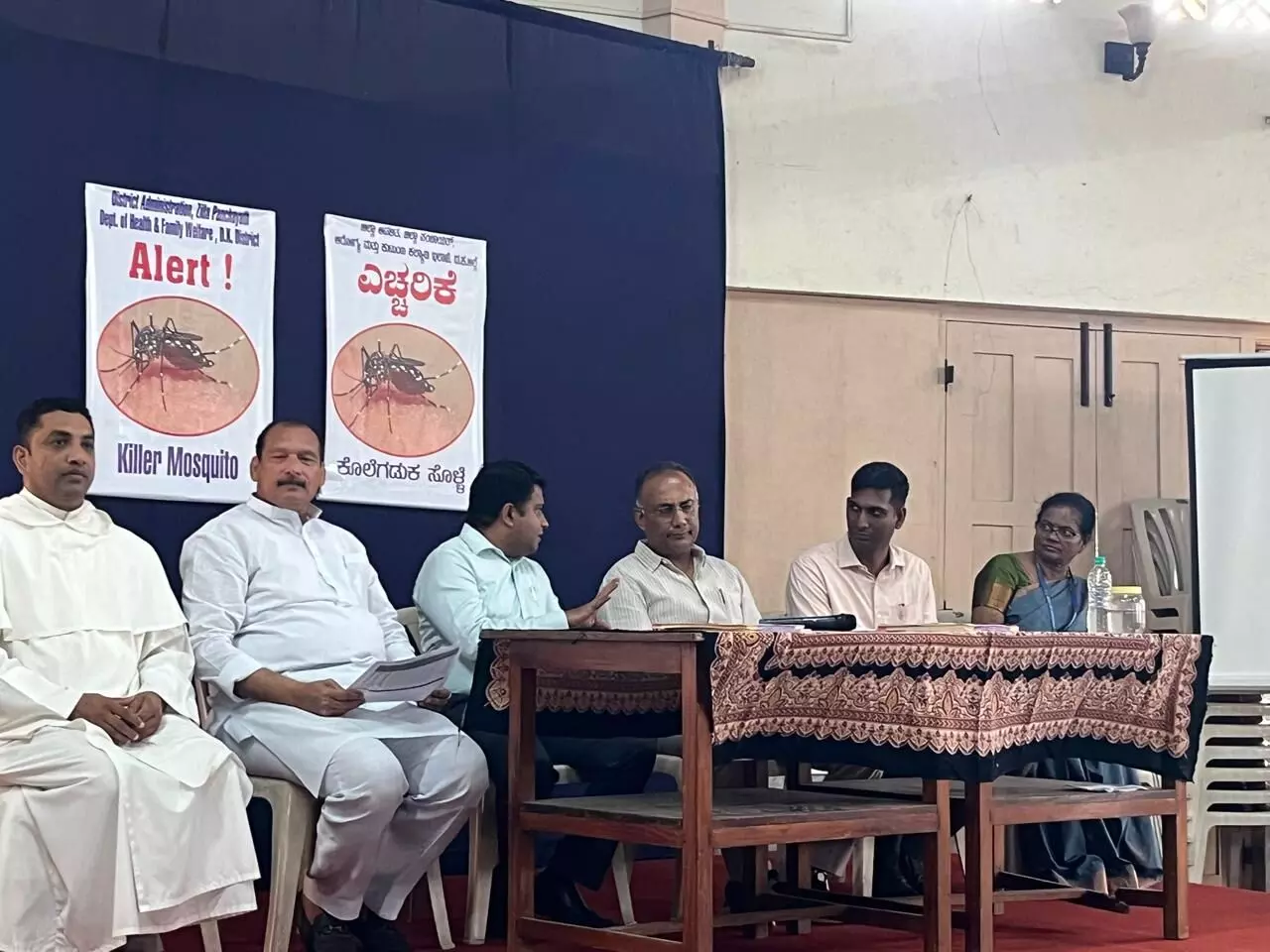 ಈಡಿಸ್ ಸೊಳ್ಳೆ ಉತ್ಪತ್ತಿ ತಾಣಗಳನ್ನು ನಾಶಪಡಿಸುವ ಜಾಗೃತಿ ಅಭಿಯಾನಕ್ಕೆ ಸಚಿವ ದಿನೇಶ್ ಗುಂಡೂರಾವ್ ಚಾಲನೆ ಈಡಿಸ್ ಸೊಳ್ಳೆ ಉತ್ಪತ್ತಿ ತಾಣಗಳನ್ನು ನಾಶಪಡಿಸುವ ಜಾಗೃತಿ ಅಭಿಯಾನಕ್ಕೆ ಸಚಿವ ದಿನೇಶ್ ಗುಂಡೂರಾವ್ ಚಾಲನೆ