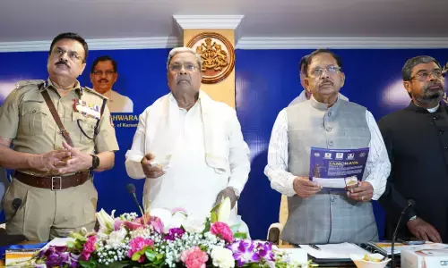 ಸಂಚಾರ ಸಮಸ್ಯೆ ನಿಯಂತ್ರಿಸಲು ಅಧಿಕಾರಿಗಳು ರಸ್ತೆಗಿಳಿದು ಕೆಲಸ ಮಾಡಬೇಕು : ಜಿ.ಪರಮೇಶ್ವರ್