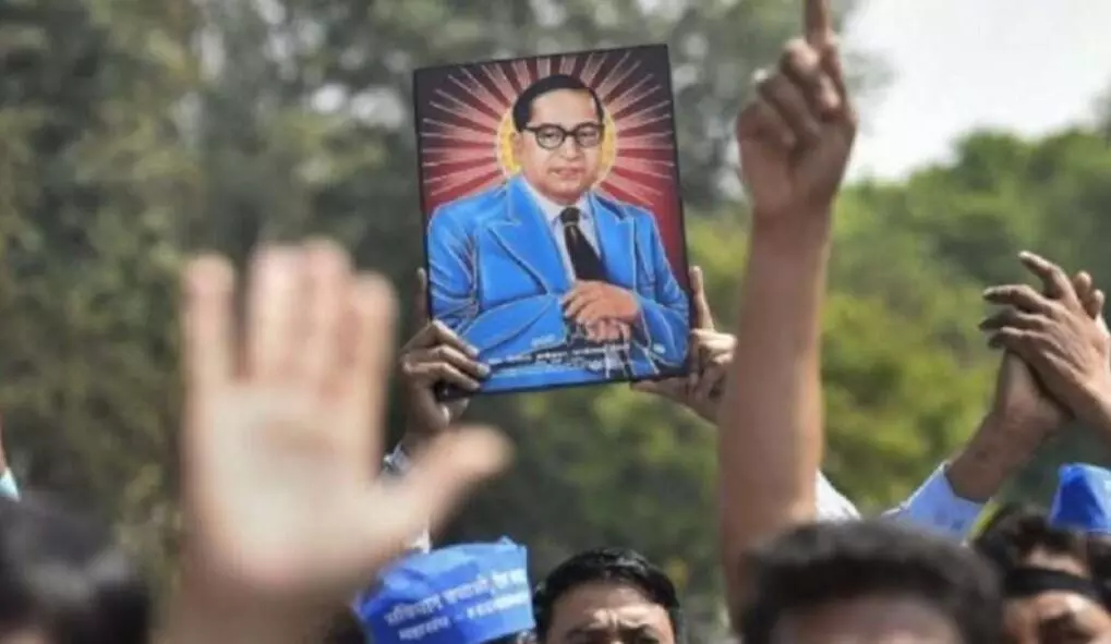 ಸರಕಾರದ ಕಾರ್ಯಕ್ರಮಗಳಲ್ಲಿ ಅಂಬೇಡ್ಕರ್ ಭಾವಚಿತ್ರ ಕಡ್ಡಾಯ: ಸುತ್ತೋಲೆ ಸರಕಾರದ ಕಾರ್ಯಕ್ರಮಗಳಲ್ಲಿ ಅಂಬೇಡ್ಕರ್ ಭಾವಚಿತ್ರ ಕಡ್ಡಾಯ: ಸುತ್ತೋಲೆ