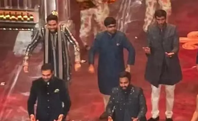 ಅಂಬಾನಿ ಸಂಗೀತ್‌ ಕಾರ್ಯಕ್ರಮದಲ್ಲಿ ತೇಜಸ್ ಠಾಕ್ರೆ ಡ್ಯಾನ್ಸ್ | ವಿರೋಧಿಗಳಿಂದ ಗೇಲಿಗೊಳಗಾದ ಉದ್ಧವ್ ಠಾಕ್ರೆ ಪುತ್ರ