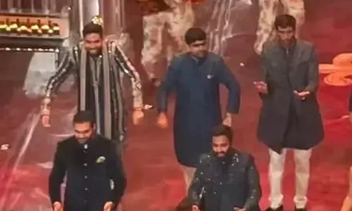 ಅಂಬಾನಿ ಸಂಗೀತ್‌ ಕಾರ್ಯಕ್ರಮದಲ್ಲಿ ತೇಜಸ್ ಠಾಕ್ರೆ ಡ್ಯಾನ್ಸ್ | ವಿರೋಧಿಗಳಿಂದ ಗೇಲಿಗೊಳಗಾದ ಉದ್ಧವ್ ಠಾಕ್ರೆ ಪುತ್ರ