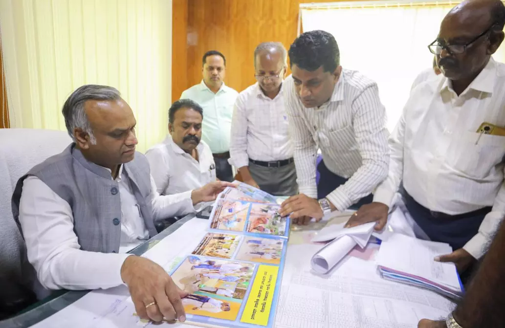 ಬಳ್ಳಾರಿ, ಚಿತ್ರದುರ್ಗ, ತುಮಕೂರು ಜಿಲ್ಲೆಗಳ 1,138 ಗ್ರಾಮಗಳಿಗೆ ತುಂಗಭದ್ರ ಹಿನ್ನೀರು ಬಳಸಿ ನೀರು ಪೂರೈಕೆ : ಪ್ರಿಯಾಂಕ್ ಖರ್ಗೆ ಬಳ್ಳಾರಿ, ಚಿತ್ರದುರ್ಗ, ತುಮಕೂರು ಜಿಲ್ಲೆಗಳ 1,138 ಗ್ರಾಮಗಳಿಗೆ ತುಂಗಭದ್ರ ಹಿನ್ನೀರು ಬಳಸಿ ನೀರು ಪೂರೈಕೆ : ಪ್ರಿಯಾಂಕ್ ಖರ್ಗೆ