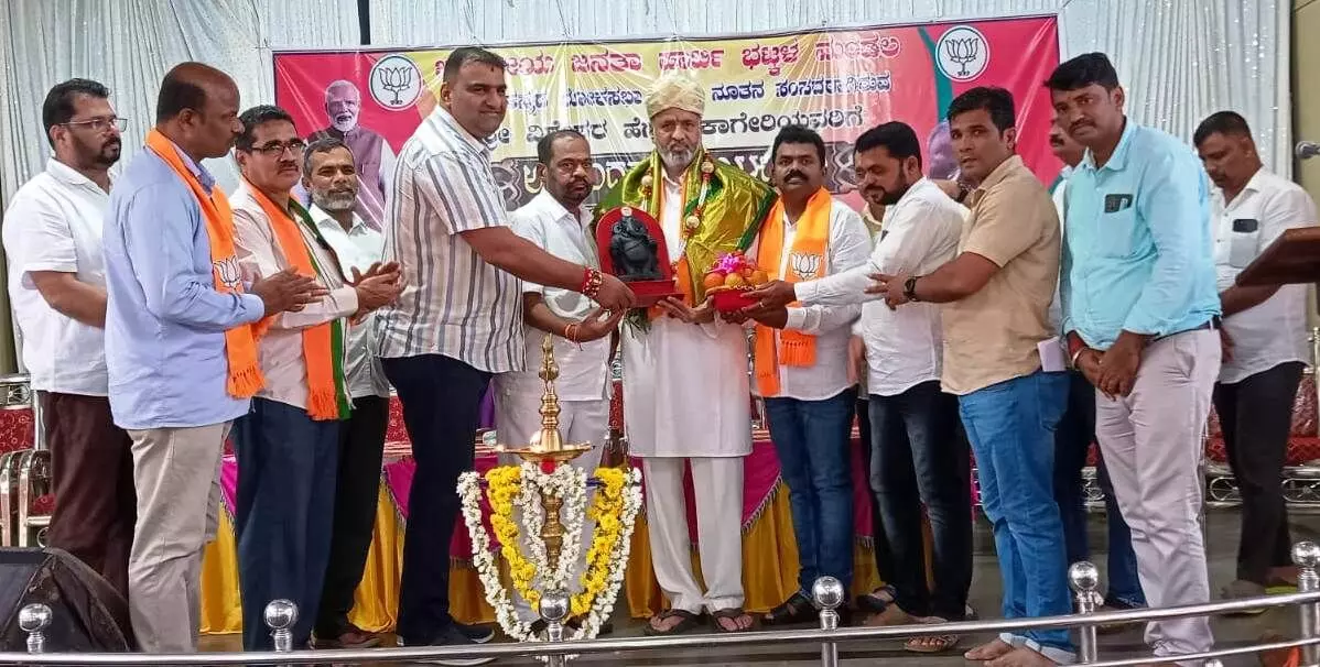 ಮುಸ್ಲಿಮರು ಕಾಂಗ್ರೆಸ್ ಓಟ್ ಬ್ಯಾಂಕ್ ರಾಜಕಾರಣಕ್ಕೆ ದಾಳವಾಗುತ್ತಿದ್ದಾರೆ: ಸಂಸದ ವಿಶ್ವೇಶ್ವರ ಹೆಗಡೆ ಕಾಗೇರಿ ಮುಸ್ಲಿಮರು ಕಾಂಗ್ರೆಸ್ ಓಟ್ ಬ್ಯಾಂಕ್ ರಾಜಕಾರಣಕ್ಕೆ ದಾಳವಾಗುತ್ತಿದ್ದಾರೆ: ಸಂಸದ ವಿಶ್ವೇಶ್ವರ ಹೆಗಡೆ ಕಾಗೇರಿ