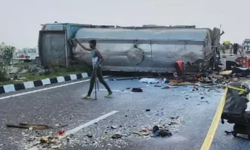 ಆಗ್ರಾ-ಲಕ್ನೊ ಎಕ್ಸ್‌ಪ್ರೆಸ್‌ ಹೆದ್ದಾರಿಯಲ್ಲಿ ಭೀಕರ ಅಪಘಾತ: 18 ಮಂದಿ ಮೃತ್ಯು, 19 ಮಂದಿಗೆ ಗಾಯ