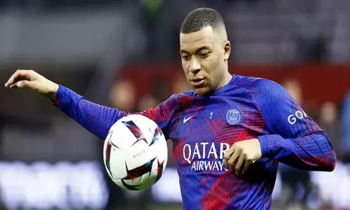 ಬಲಪಂಥಿಯರನ್ನು ಸೋಲಿಸಿದ ಫುಟ್ಬಾಲ್‌ ಹೀರೋ ಎಂಬಾಪೆ!