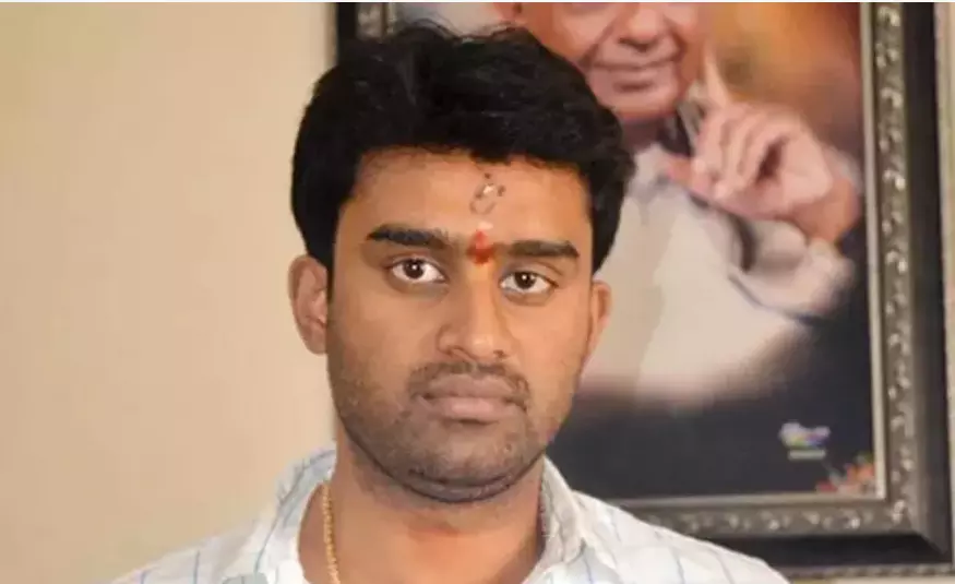 ಲೈಂಗಿಕ ದೌರ್ಜನ್ಯ ಪ್ರಕರಣ | ಜಾಮೀನು ಕೋರಿ ಸೂರಜ್ ರೇವಣ್ಣ ಅರ್ಜಿ ಸಲ್ಲಿಕೆ ಲೈಂಗಿಕ ದೌರ್ಜನ್ಯ ಪ್ರಕರಣ | ಜಾಮೀನು ಕೋರಿ ಸೂರಜ್ ರೇವಣ್ಣ ಅರ್ಜಿ ಸಲ್ಲಿಕೆ