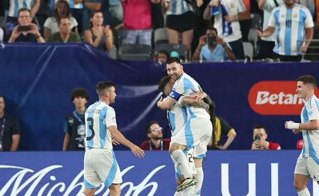 ಕೊಪಾ ಅಮೆರಿಕ : ಕೊಲಂಬಿಯಾ ಫೈನಲ್ ಗೆ , ಅರ್ಜೆಂಟೀನ ಎದುರಾಳಿ