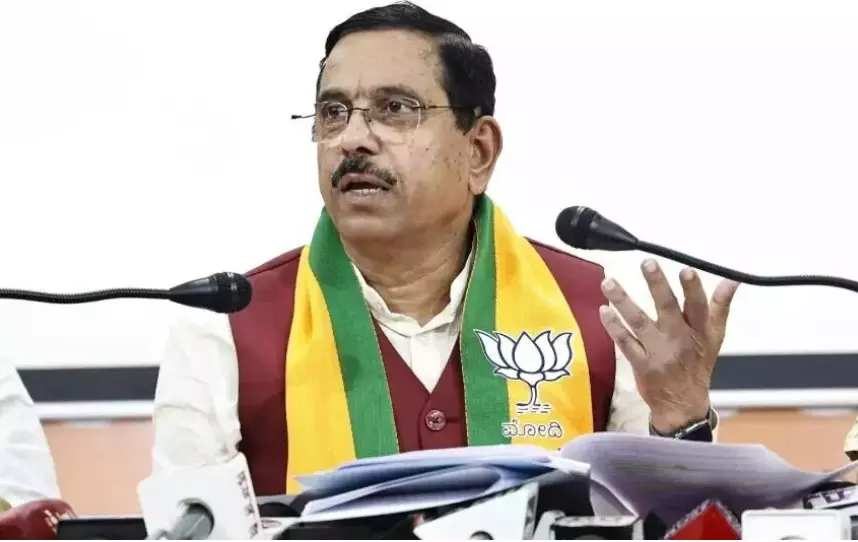 ಮುಡಾ ಅಕ್ರಮ | ಬಿಜೆಪಿಯವರು ತಪ್ಪು ಮಾಡಿದ್ದರೆ ಅವರ ವಿರುದ್ಧವೂ ಕ್ರಮ ಜರುಗಿಸಲಿ : ಪ್ರಹ್ಲಾದ್ ಜೋಶಿ ಮುಡಾ ಅಕ್ರಮ | ಬಿಜೆಪಿಯವರು ತಪ್ಪು ಮಾಡಿದ್ದರೆ ಅವರ ವಿರುದ್ಧವೂ ಕ್ರಮ ಜರುಗಿಸಲಿ : ಪ್ರಹ್ಲಾದ್ ಜೋಶಿ