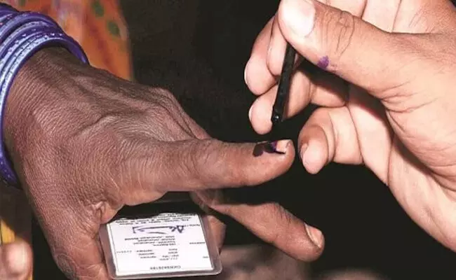 ಇಂಡಿಯಾ ಒಕ್ಕೂಟದ ಮುಂದುವರಿದ ಗೆಲುವಿನ ಯಾನ | ಉಪಚುನಾವಣೆ ; 13 ಕ್ಷೇತ್ರಗಳ ಪೈಕಿ 10ರಲ್ಲಿ ಗೆಲುವು ಇಂಡಿಯಾ ಒಕ್ಕೂಟದ ಮುಂದುವರಿದ ಗೆಲುವಿನ ಯಾನ | ಉಪಚುನಾವಣೆ ; 13 ಕ್ಷೇತ್ರಗಳ ಪೈಕಿ 10ರಲ್ಲಿ ಗೆಲುವು