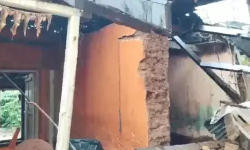 ಚಿಕ್ಕಮಗಳೂರು | ಭಾರೀ ಮಳೆಗೆ ಮನೆ ಕುಸಿತ : ಮಹಿಳೆ ಪ್ರಾಣಾಪಾಯದಿಂದ ಪಾರು