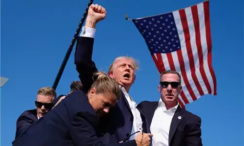 ಅಮೆರಿಕ: ಟ್ರಂಪ್ ರ‍್ಯಾಲಿಯಲ್ಲಿ ಗುಂಡಿನ ದಾಳಿ; ಇಬ್ಬರು ಮೃತ್ಯು