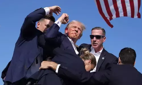 ಬಲ ಕಿವಿಯ ಮೇಲ್ಭಾಗಕ್ಕೆ ಗುಂಡು ತಗುಲಿದೆ: ದಾಳಿ ಬಳಿಕ ಟ್ರಂಪ್ ಹೇಳಿಕೆ