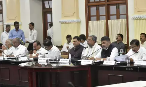 ಕಾವೇರಿ ನೀರು ಬಿಡುಗಡೆ ಕುರಿತು CWRC ಆದೇಶ | ಸಿಎಂ ಅಧ್ಯಕ್ಷತೆಯಲ್ಲಿ ಸರ್ವಪಕ್ಷಗಳ ಸಭೆ : 8 ಸಾವಿರ ಕ್ಯೂಸೆಕ್ ನೀರು ಹರಿಸಲು ನಿರ್ಧಾರ