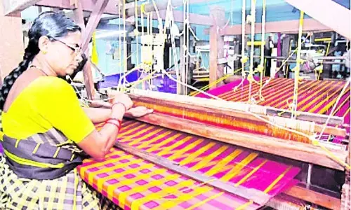 ನೇಕಾರರ ಸೀರೆಗಳಿಗೆ ಬೇಡಿಕೆ ಕುಸಿತ