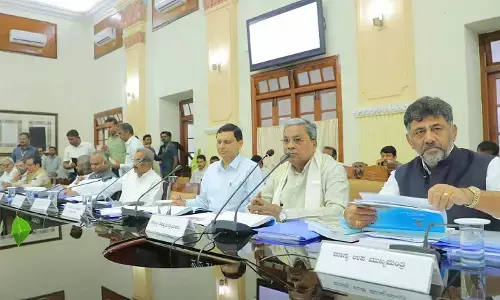 ಸರಕಾರಿ ನೌಕರರಿಗೆ ಸಿಹಿ ಸುದ್ದಿ ನೀಡಿದ ರಾಜ್ಯ ಸರಕಾರ | ಆ.1 ರಿಂದ 7ನೇ ವೇತನ ಆಯೋಗ ಜಾರಿ : ಸಂಪುಟ ಸಭೆಯಲ್ಲಿ ನಿರ್ಣಯ