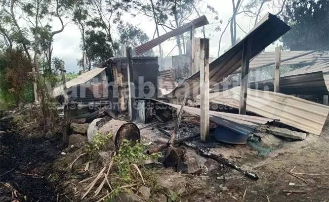 ಬಾಗಲಕೋಟೆ:  ಪೆಟ್ರೋಲ್ ಸುರಿದು ಗುಡಿಸಲಿಗೆ ಬೆಂಕಿ ಹಚ್ಚಿದ ದುಷ್ಕರ್ಮಿಗಳು; ತಾಯಿ-ಮಗಳು ಸಜೀವ ದಹನ
