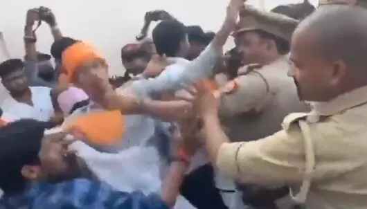 ಉತ್ತರ ಪ್ರದೇಶ: ಗೋರಖಪುರ್‌ ವಿವಿ ಉಪಕುಲಪತಿ, ಪೊಲೀಸರ ಮೇಲೆ ಎಬಿವಿಪಿ ಸದಸ್ಯರಿಂದ ಹಲ್ಲೆ; ವರದಿ