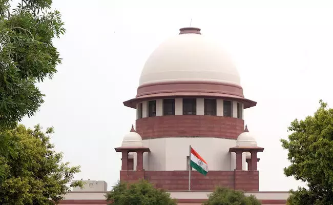 ಸುಪ್ರೀಂ ಕೋರ್ಟ್ಗೆ ಇಬ್ಬರು ನ್ಯಾಯಾಧೀಶರ ನೇಮಕ ಸುಪ್ರೀಂ ಕೋರ್ಟ್ಗೆ ಇಬ್ಬರು ನ್ಯಾಯಾಧೀಶರ ನೇಮಕ