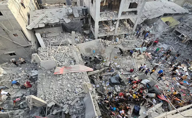 ಗಾಝಾ, ರಫಾದ ಮೇಲೆ ಮುಂದುವರಿದ ಇಸ್ರೇಲ್ ದಾಳಿ : ಕನಿಷ್ಟ 11 ಮಂದಿ ಮೃತ್ಯು ಗಾಝಾ, ರಫಾದ ಮೇಲೆ ಮುಂದುವರಿದ ಇಸ್ರೇಲ್ ದಾಳಿ : ಕನಿಷ್ಟ 11 ಮಂದಿ ಮೃತ್ಯು