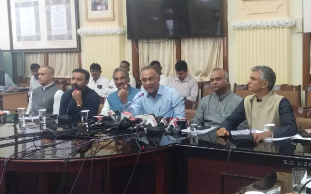 ವಾಲ್ಮೀಕಿ ನಿಗಮದಲ್ಲಿ ಹಗರಣ | ಸಿಎಂ, ಡಿಸಿಎಂ ಹೆಸರು ಹೇಳುವಂತೆ ಆರೋಪಿಗಳಿಗೆ ಈಡಿಯಿಂದ ಒತ್ತಡ : ಪ್ರಿಯಾಂಕ್ ಖರ್ಗೆ ಗಂಭೀರ ಆರೋಪ