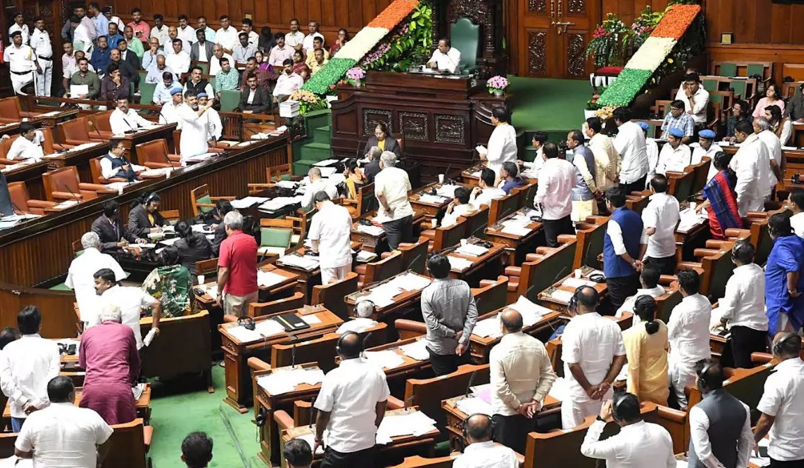 ಹಗರಣಗಳ ಕುರಿತು ಮೂರು ದಿನಗಳಿಂದ ಸದನದಲ್ಲಿ ಕಾವೇರಿದ ಚರ್ಚೆ, ವಾಗ್ವಾದ..!