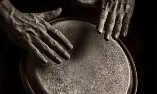 ದೇವಳಕ್ಕೆ ಡೋಲು ಬಾರಿಸಲು ಓರ್ವ ಆಗಮಿಸಿಲ್ಲ ಎಂದು ಇಡೀ ಗ್ರಾಮದ ದಲಿತ ಕುಟುಂಬಗಳಿಗೆ ಬಹಿಷ್ಕಾರ ಹೇರಿದ ಪಂಚಾಯತ್‌