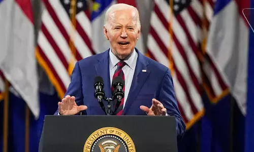 ಅಧ್ಯಕ್ಷೀಯ ಚುನಾವಣೆಯಿಂದ ಹಿಂದೆ ಸರಿಯುವಂತೆ ಬೈಡನ್ ಗೆ ಡೆಮಾಕ್ರಾಟ್ ನಾಯಕ ಶೆಫ್ ಆಗ್ರಹ