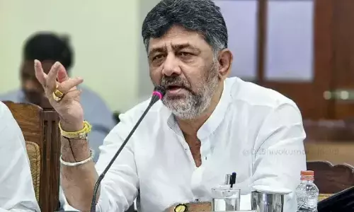 ವಾಲ್ಮೀಕಿ ನಿಗಮದಲ್ಲಿ ಹಗರಣ | ಅಧಿಕಾರಿಗಳ ತಪ್ಪಿಗೆ ಸಿದ್ದರಾಮಯ್ಯ ಏಕೆ ರಾಜೀನಾಮೆ ನೀಡಬೇಕು : ಡಿ.ಕೆ.ಶಿವಕುಮಾರ್