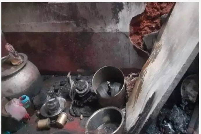 ವಿಟ್ಲ | ಸಿಡಿಲು ಬಡಿದು ಮನೆಗೆ ಬೆಂಕಿ: ಅಪಾರ ಹಾನಿ