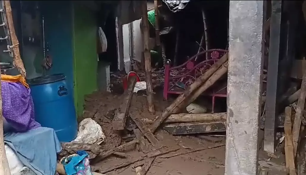 ಹಾವೇರಿ | ನಿರಂತರ ಮಳೆಯಿಂದ ಮನೆ ಕುಸಿತ : ತಾಯಿ-ಮಕ್ಕಳಿಬ್ಬರು ಮೃತ್ಯು
