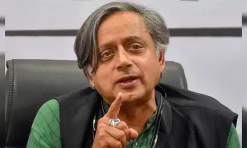 ಕನ್ನಡಿಗರಿಗೆ ಉದ್ಯೋಗ ಮೀಸಲಾತಿ ವಿಧೇಯಕ ಅಸಾಂವಿಧಾನಿಕ : ಶಶಿ ತರೂರ್