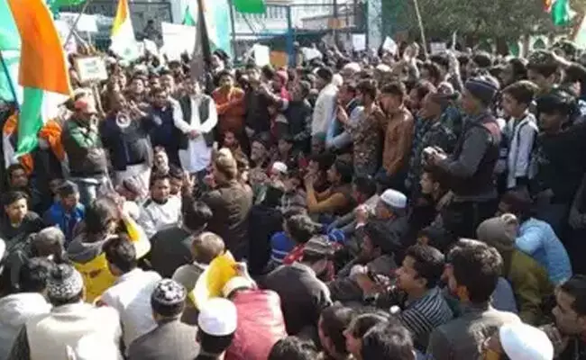 ಉತ್ತರ ಪ್ರದೇಶ: ಸಿಎಎ ವಿರೋಧಿ ಆಂದೋಲನ ಬೆಂಬಲಿಸಿದ್ದ ಉರ್ದು ಕವಯಿತ್ರಿ ಬಿಜೆಪಿ ಪ್ರತಿಭಟನೆ ಬಳಿಕ ಮುಷಾಯಿರಾ ಆಹ್ವಾನಿತರ ಪಟ್ಟಿಯಿಂದ ಹೊರಕ್ಕೆ