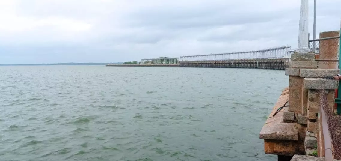 ಕೆಆರ್‌ಎಸ್ ಜಲಾಶಯ ಬಹುತೇಕ ಭರ್ತಿ: ನದಿಗೆ 50 ಸಾವಿರ ಕ್ಯೂಸೆಕ್ ನೀರು ಬಿಡುಗಡೆ