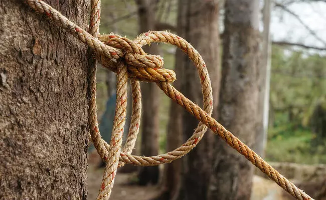 ಮಧ್ಯಪ್ರದೇಶ | ಪ್ರಾಂಕ್ ರೀಲ್ ಮಾಡಲು ಹೋಗಿ ನೇಣು ಬಿಗಿದುಕೊಂಡು ಮೃತಪಟ್ಟ 11 ವರ್ಷದ ಬಾಲಕ! ಮಧ್ಯಪ್ರದೇಶ | ಪ್ರಾಂಕ್ ರೀಲ್ ಮಾಡಲು ಹೋಗಿ ನೇಣು ಬಿಗಿದುಕೊಂಡು ಮೃತಪಟ್ಟ 11 ವರ್ಷದ ಬಾಲಕ!