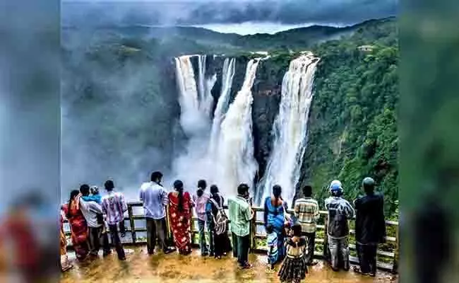 ಸಹ್ಯಾದ್ರಿ ತಪ್ಪಲಿನ ಹಾಲ್ನೊರೆಯ ಜಲಪಾತಗಳಿವು ಪ್ರವಾಸಿಗರನ್ನು ಆಕರ್ಷಿಸುತ್ತಿವೆ ಜಲಧಾರೆಗಳು