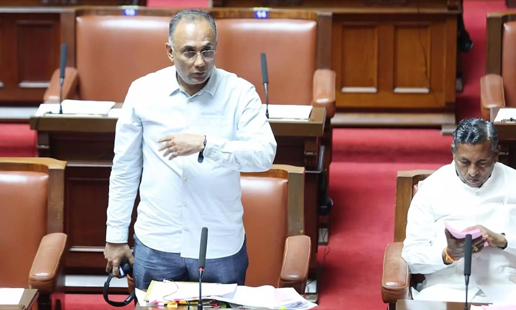 ಆಯುಷ್ ಇಲಾಖೆಯ ಖಾಲಿ ಹುದ್ದೆಗಳ ಭರ್ತಿಗೆ ಕ್ರಮ : ಸಚಿವ ದಿನೇಶ್ ಗುಂಡೂರಾವ್ ಆಯುಷ್ ಇಲಾಖೆಯ ಖಾಲಿ ಹುದ್ದೆಗಳ ಭರ್ತಿಗೆ ಕ್ರಮ : ಸಚಿವ ದಿನೇಶ್ ಗುಂಡೂರಾವ್