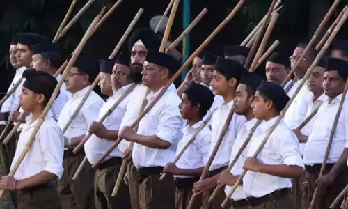 ಸರಕಾರಿ ನೌಕರರು ಆರೆಸ್ಸೆಸ್ ಸಭೆಗಳಲ್ಲಿ ಭಾಗವಹಿಸಲು ಇದ್ದ ನಿಷೇಧವನ್ನು ತೆಗೆದು ಹಾಕಲಾಗಿದೆ : ಕಾಂಗ್ರೆಸ್ ಆರೋಪ