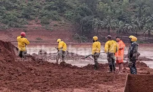 ಅಂಕೋಲಾ: ಗುಡ್ಡ ಕುಸಿತ ಪ್ರಕರಣ, ಓರ್ವ ಮಹಿಳೆಯ ಮೃತದೇಹ ಪತ್ತೆ