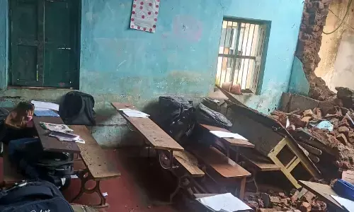 ಶಿವಮೊಗ್ಗ | ಮಳೆಯ ಅಬ್ಬರಕ್ಕೆ ಸರಕಾರಿ ಶಾಲೆಯ ಗೋಡೆ ಕುಸಿತ : ತಪ್ಪಿದ ಅನಾಹುತ