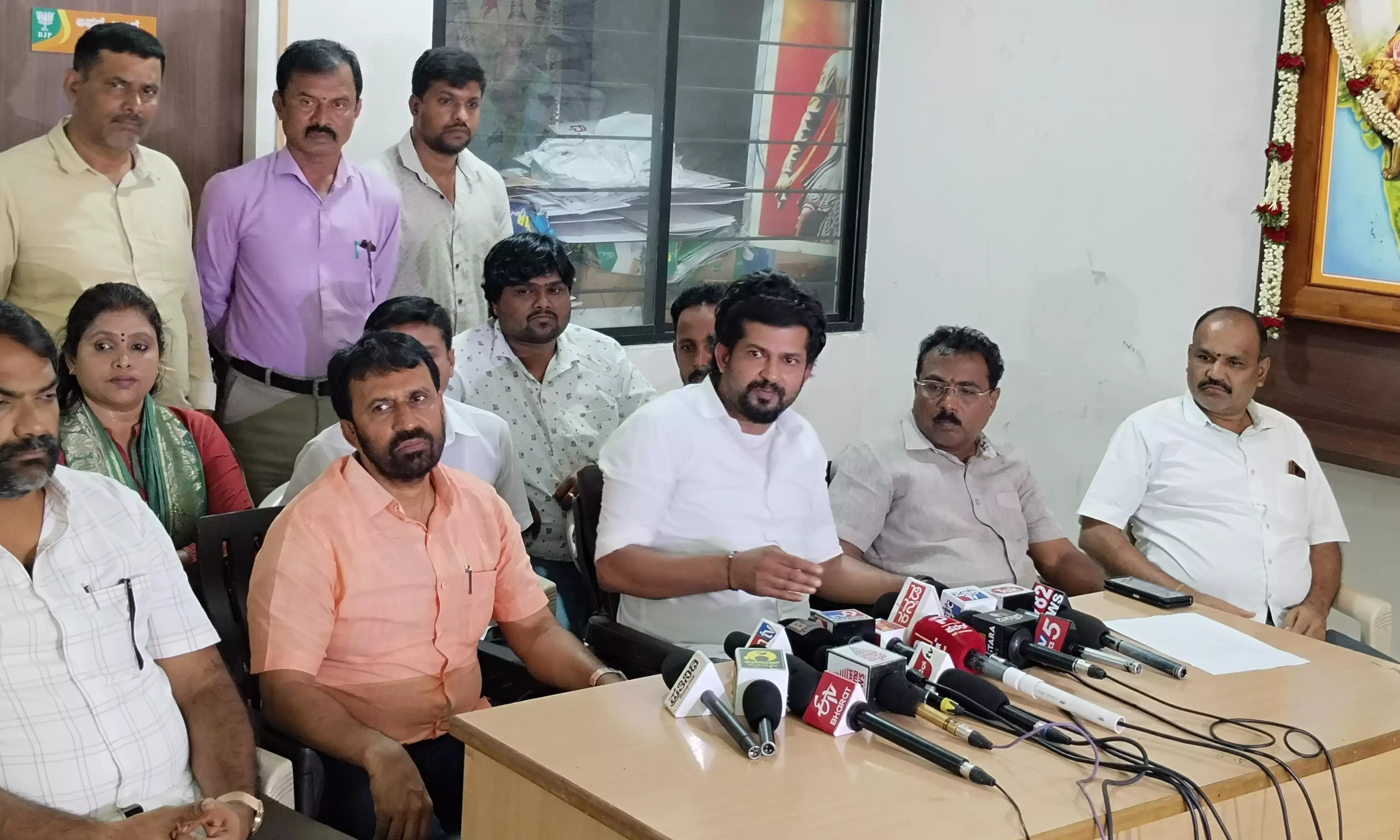 ಸಿಎಂ ಸಿದ್ಧರಾಮಯ್ಯ ಒಬ್ಬ ಮಾಸ್ ಲೀಡರ್, ಅವರನ್ನು ಭ್ರಷ್ಟ ಎನ್ನುವುದಿಲ್ಲ : ಮಾಜಿ ಸಂಸದ ಪ್ರತಾಪ್ ಸಿಂಹ