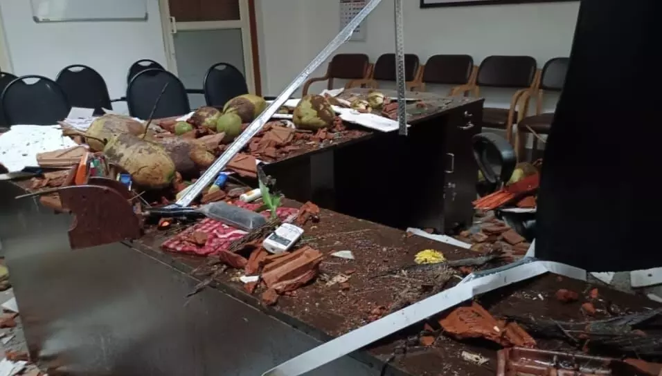 ಬಂಟ್ವಾಳ ತಾಲೂಕಿನಲ್ಲಿ ಮುಂದುವರಿದ ಮಳೆ; ವಿವಿಧೆಡೆ ಮನೆ ಹಾಗೂ ಕೃಷಿ ಹಾನಿ ಬಂಟ್ವಾಳ ತಾಲೂಕಿನಲ್ಲಿ ಮುಂದುವರಿದ ಮಳೆ; ವಿವಿಧೆಡೆ ಮನೆ ಹಾಗೂ ಕೃಷಿ ಹಾನಿ