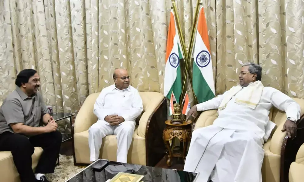 ರಾಜ್ಯಪಾಲರನ್ನು ಭೇಟಿ ಮಾಡಿದ ಸಿಎಂ ಸಿದ್ದರಾಮಯ್ಯ