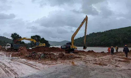 ಶಿರೂರು ಗುಡ್ಡ ಕುಸಿತ ಪ್ರಕರಣ: ಅರ್ಜುನ್ ಪತ್ತೆಗೆ ಪೊಕ್ಲೆನ್ ಯಂತ್ರ ಬಳಸಿ ಕಾರ್ಯಾಚರಣೆ