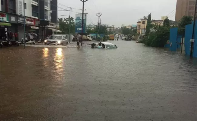 ಪುಣೆ, ಮುಂಬೈಯಲ್ಲಿ ಭಾರೀ ಮಳೆ: ವಿದ್ಯುದಾಘಾತದಿಂದ ಮೂವರು ಮೃತ್ಯು