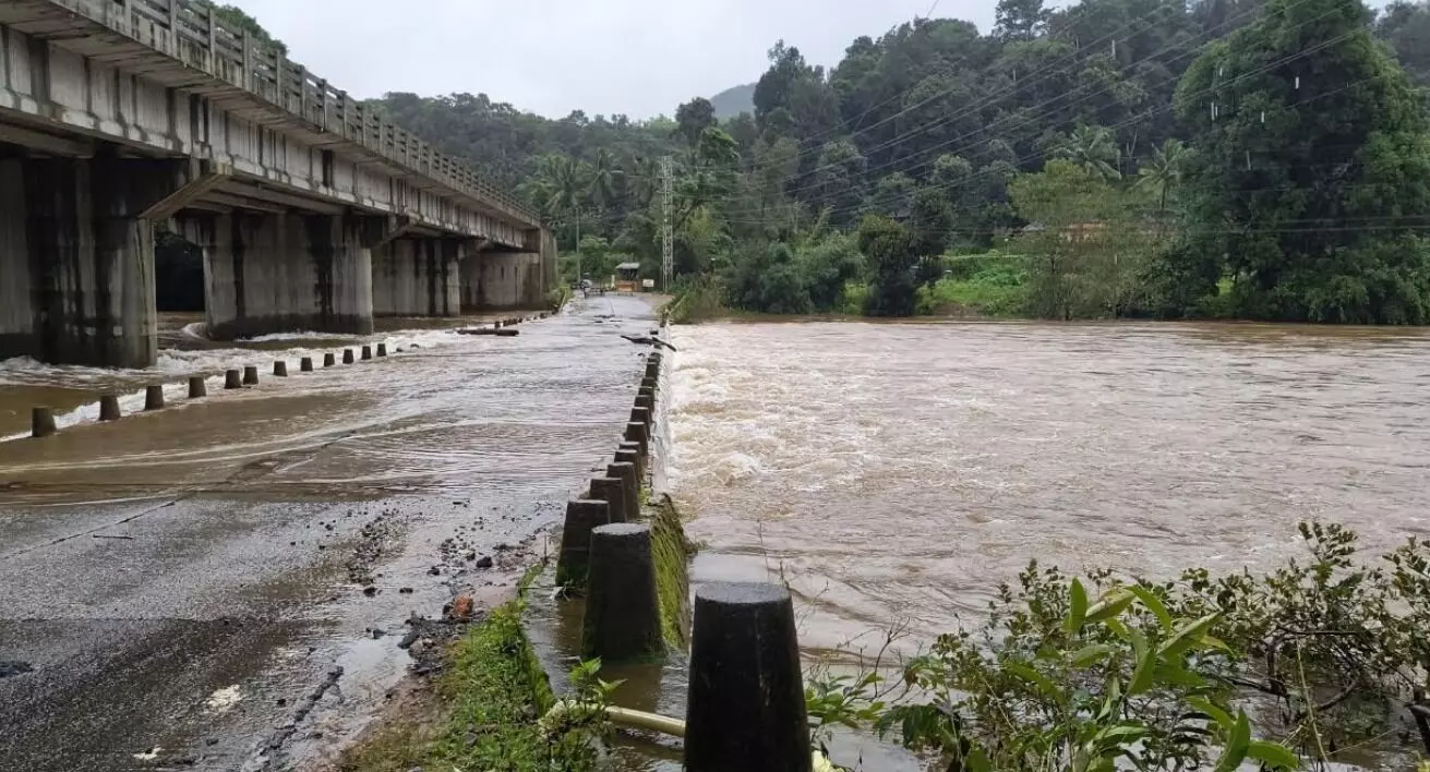 ಚಿಕ್ಕಮಗಳೂರು | ಭಾರೀ ಮಳೆ, ಬಿರುಗಾಳಿಗೆ ಮಲೆನಾಡಿನ ಜನ ತತ್ತರ : ಮನೆಗಳಿಗೆ ಹಾನಿ, ತೋಟ, ಗದ್ದೆಗಳು ಜಲಾವೃತ