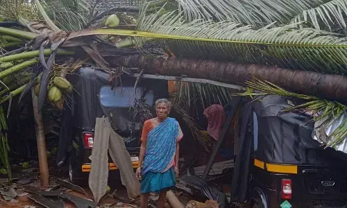 ಹಿರಿಯಡ್ಕದಲ್ಲಿ ಸುಂಟರಗಾಳಿ: ಮರ ಬಿದ್ದು ಮನೆ, ಎರಡು ರಿಕ್ಷಾಗಳಿಗೆ ಹಾನಿ